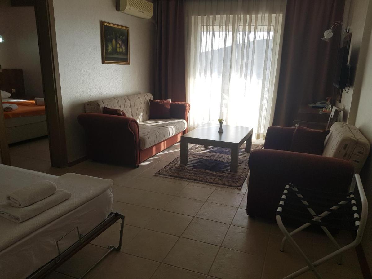 My Solmaz Hotel Çeşme Εξωτερικό φωτογραφία