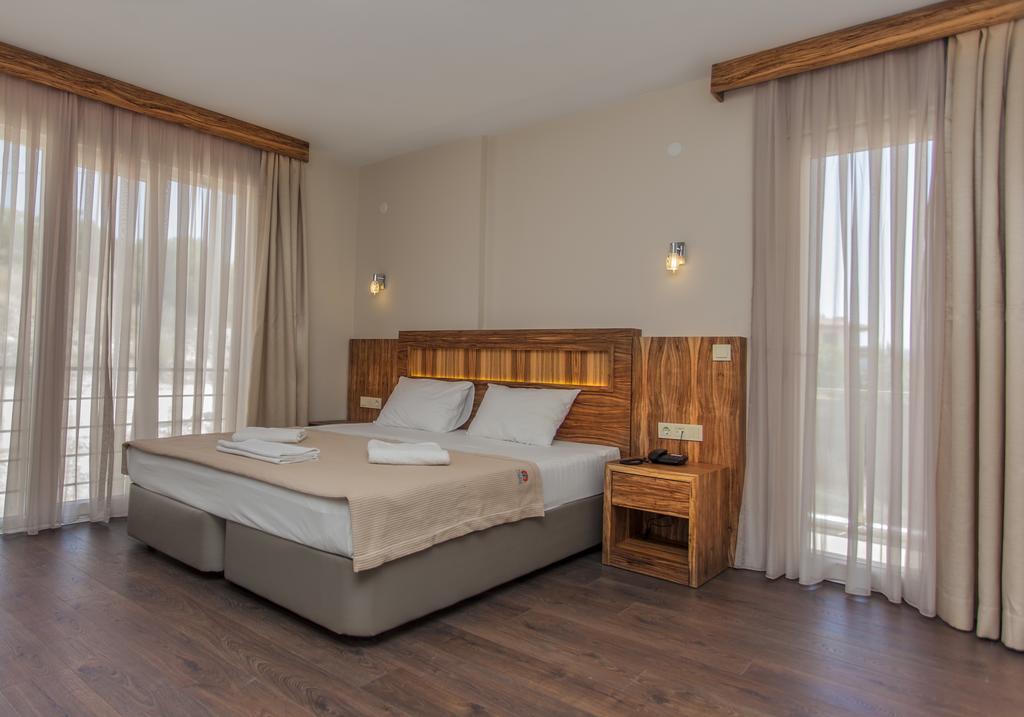My Solmaz Hotel Çeşme Εξωτερικό φωτογραφία